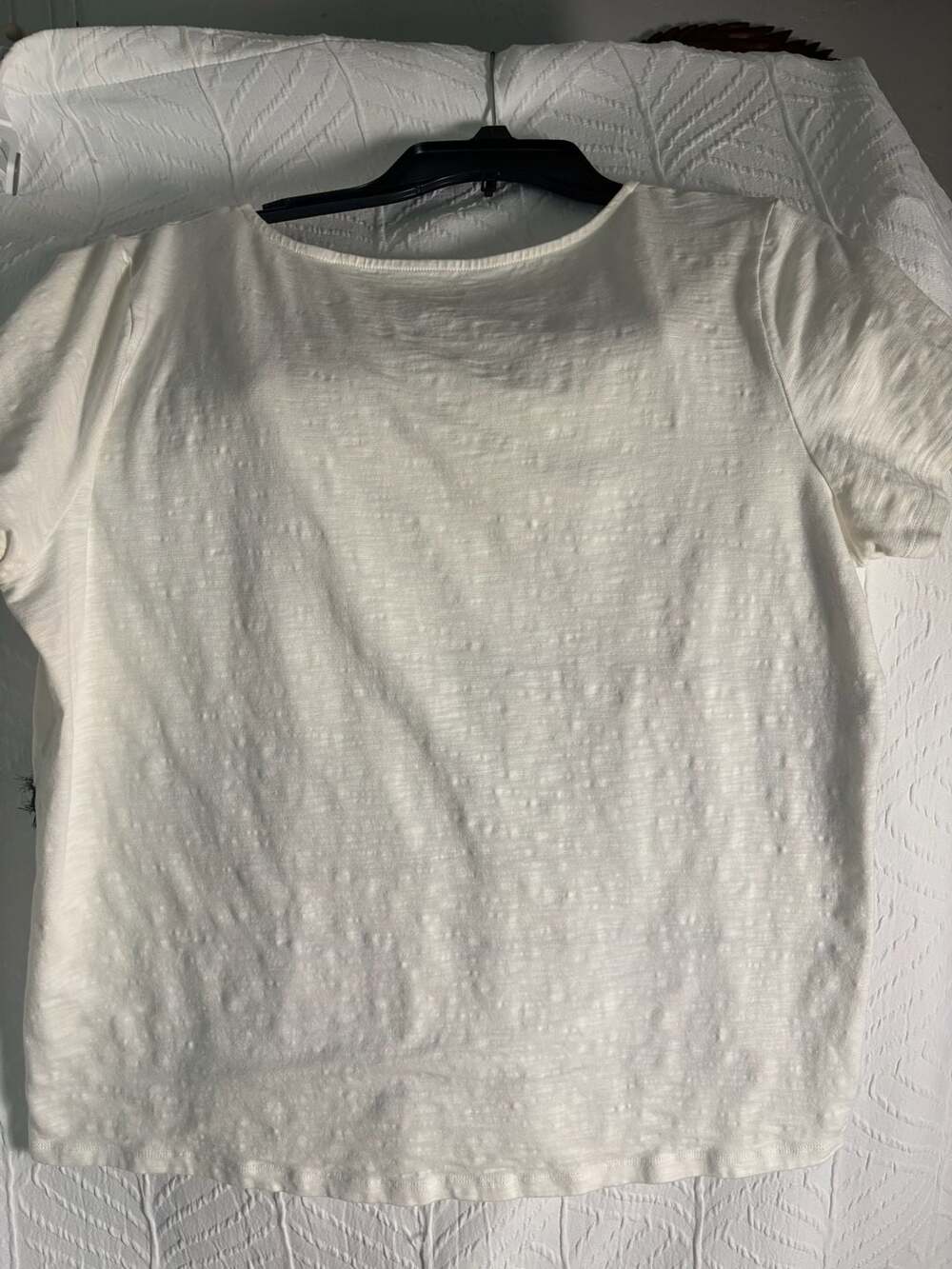 Zenergy by Chico's T-Shirt Size 2 White Textured Short Sleeve